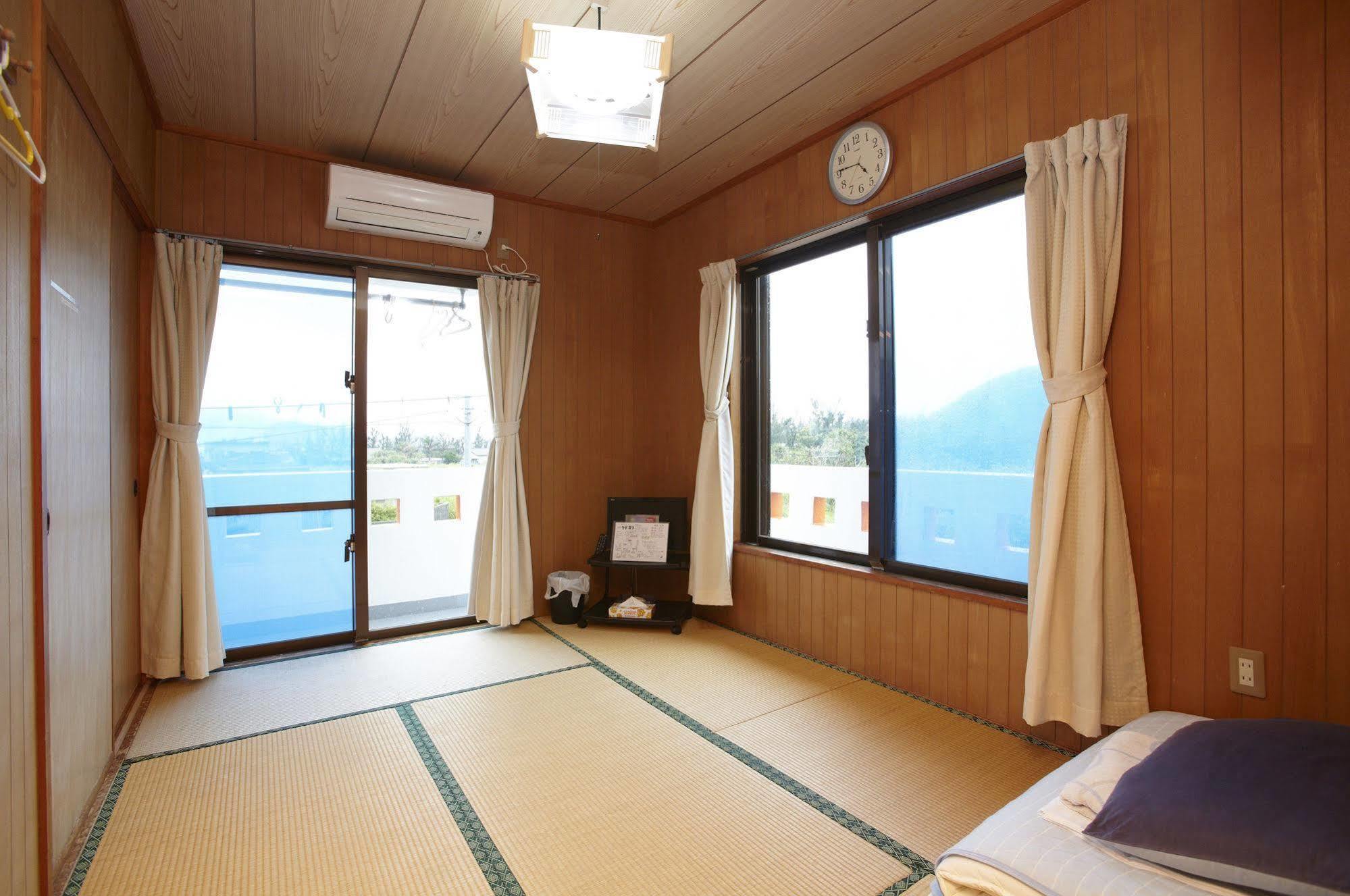 Minshuku Yadokari Hotel Zamami Exterior foto